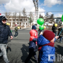 Нэг хором зогс - 800 хүүхдийн тайван жагсаал