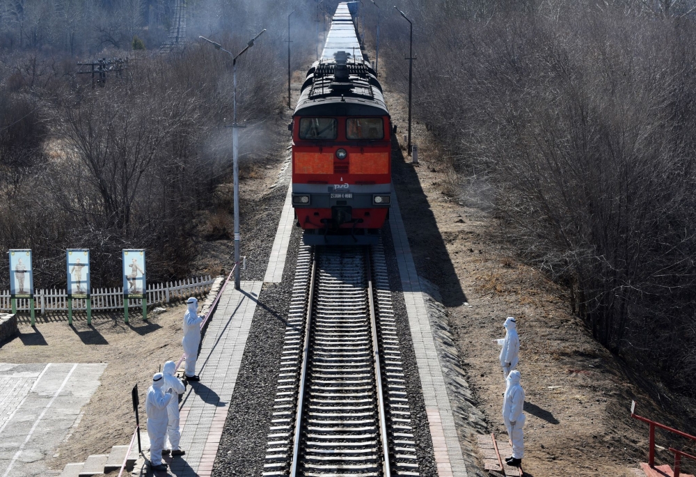 ТӨМӨР ЗАМЫН 8900 АЖИЛТАНГ ШИНЖИЛГЭЭНД ХАМРУУЛААД БАЙНА