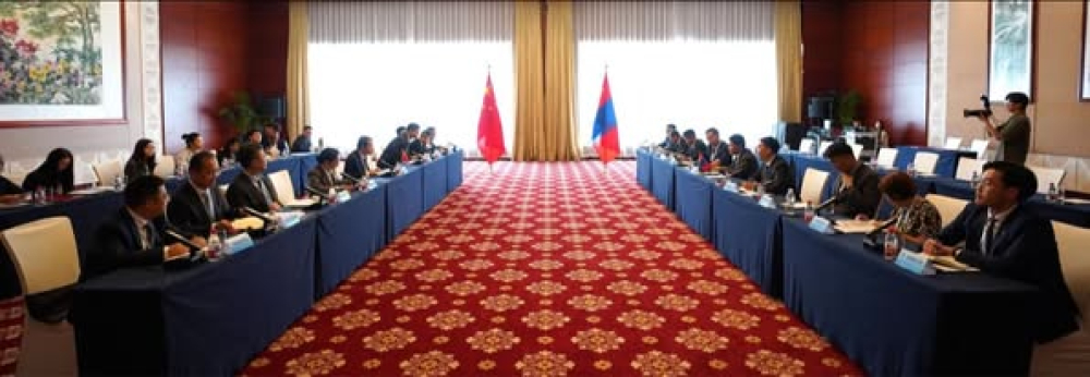 БНХАУ-ын Тээврийн сайд Лю вэйтэй уулзлаа