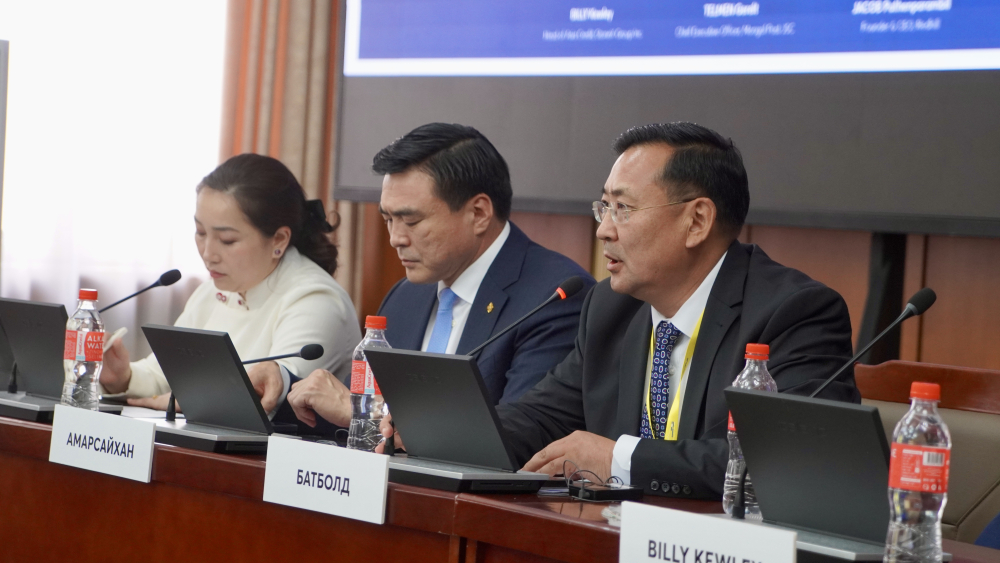 MEF: "Бүсчилсэн хөгжил ба тээвэр логистикийн хөрөнгө оруулалт" салбар хуралдаанаар үргэлжилж байна