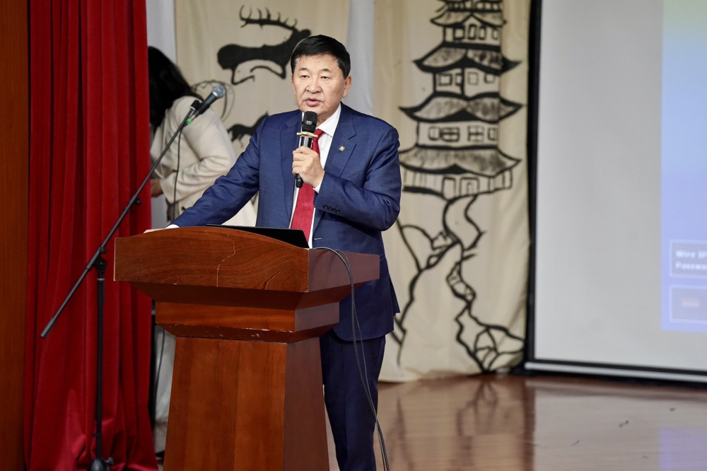 Б.Дэлгэрсайхан: Улс орны эдийн засагт онцгой ач холбогдолтой олон чухал төслийг  салбартаа ээлж дараатай хэрэгжүүлэх болно