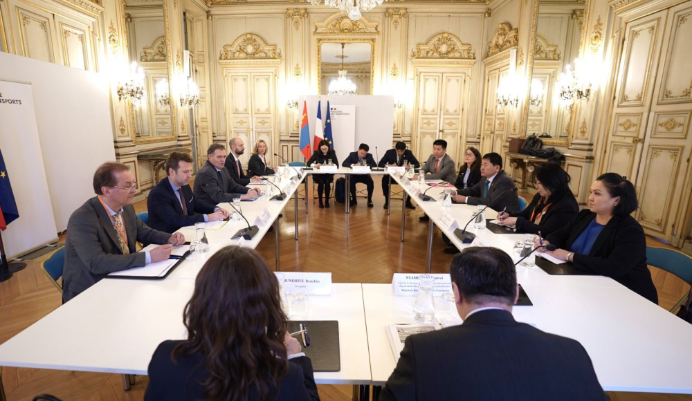 АЙЛЧЛАЛ: Зам, тээврийн сайд Б.Дэлгэрсайхан Францын Тээврийн сайд Philippe TABAROT-тай уулзлаа