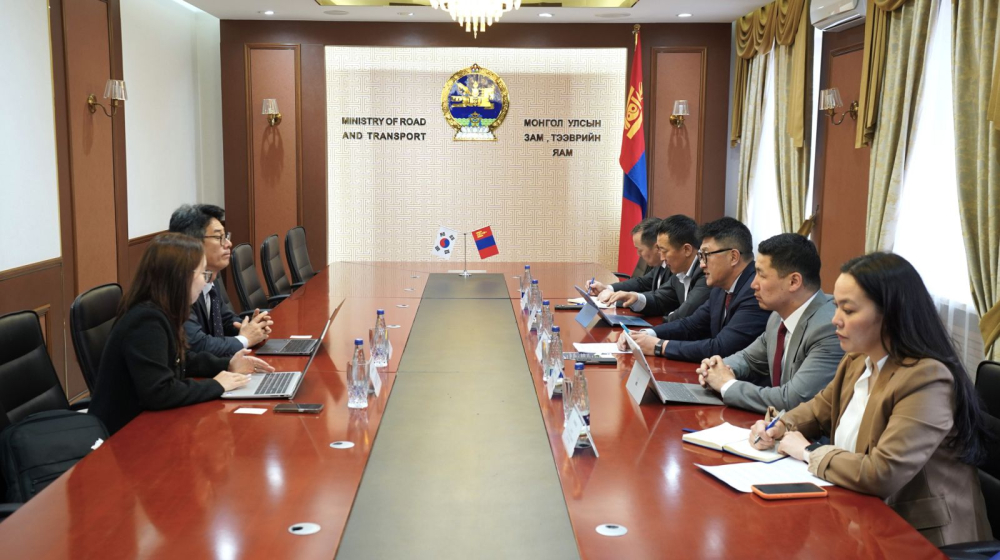 ЗТЯ-ны ТНБД М.Баярмагнай БНСУ-ын Дуньян их сургуулийн төлөөлөгчийг хүлээн авч уулзав