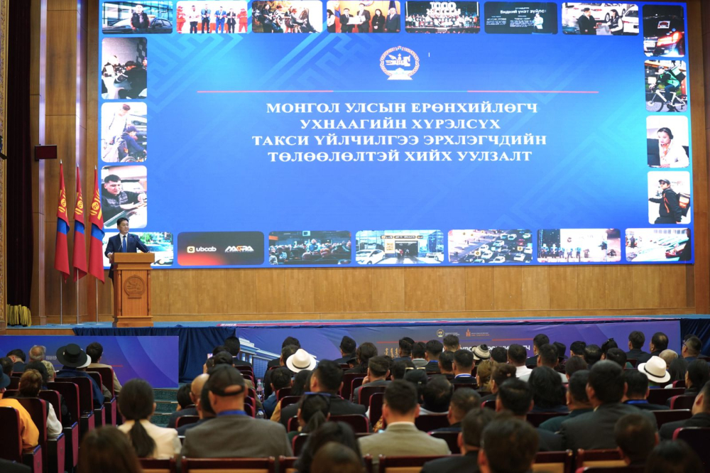 Такси үйлчилгээ эрхлэгчдийн дундаас Монгол Улсын Гавьяат тээвэрчин “төрлөө”